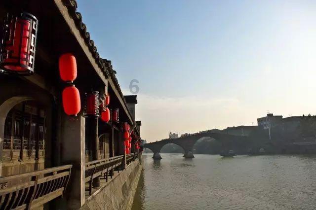 首创一站式清洁中心,科沃斯地宝X2 COMBO升维清扫,家庭清洁的“核心舱”!